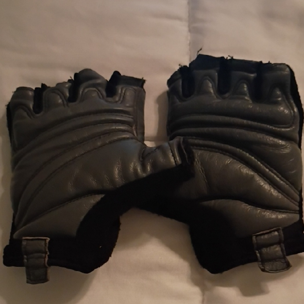 Cannondale Ladies Leather Size L Half Finger Bike gloves RN # 0101935
